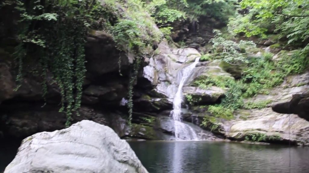 Kalipso vodopad, Kokkino Nero